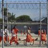 Jeden den v kalifornské věznici Chino