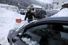 Sněžení komplikuje dopravu v Evropě. Itálie hlásí záplavy, v Alpách hrozí pády lavin