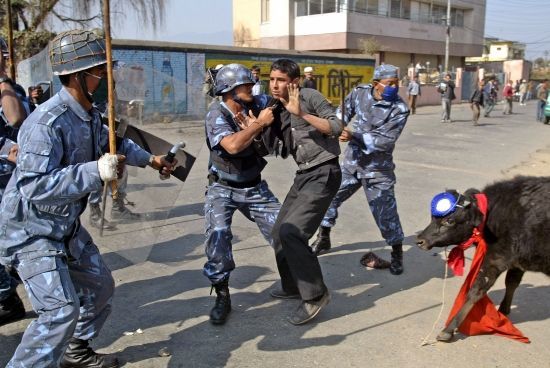 Káthmándů - střety s policií