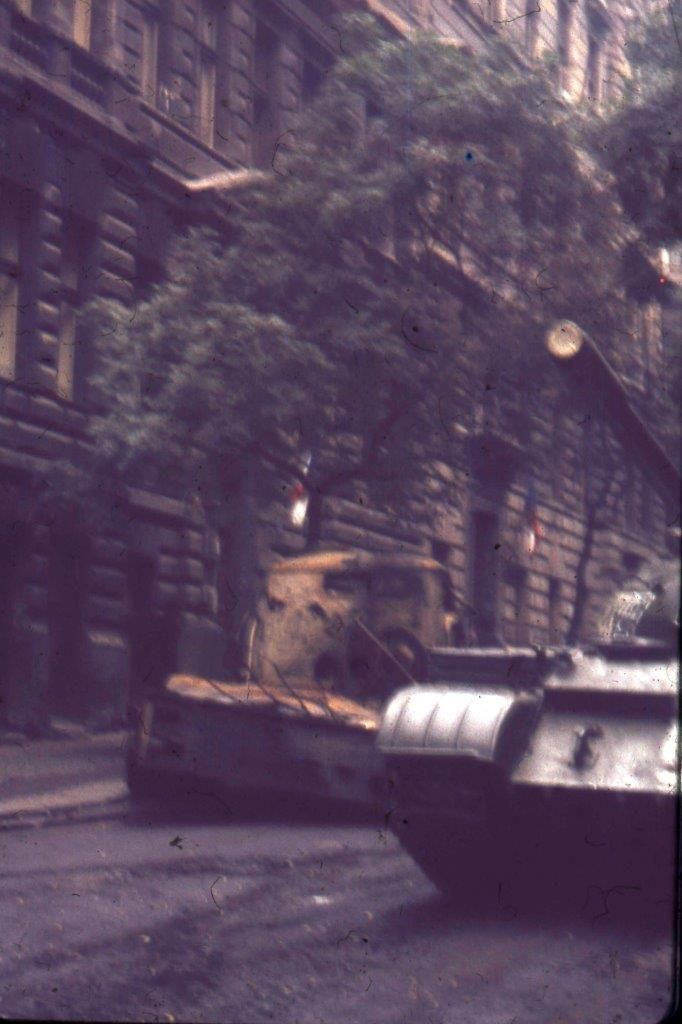 Nepoužívat / Jednorázové užití / Fotogalerie / Srpnová okupace 1968  na barevných diapozitivech / 1