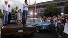 RNPS IMAGES OF THE YEAR 2012 - U.S. Republican presidential candidate Mitt Romney speaks outside K's Hamburger Shop while standing on a flatbed truck parked next to a 1961 Rambler classic car in Troy, Ohio, June 17, 2012. Romney had been on a campaign bus tour since Friday for a five-day road trip through six battleground states. Joining him are (L-R): Senator Rob Portman (R-OH), Speaker of the House John Boehner and Romney's wife, Ann. REUTERS/Larry Downing (UNITED STATES - Tags: POLITICS ELECTIONS TPX IMAGES OF THE DAY) Published: Pro. 5, 2012, 10:58 odp.