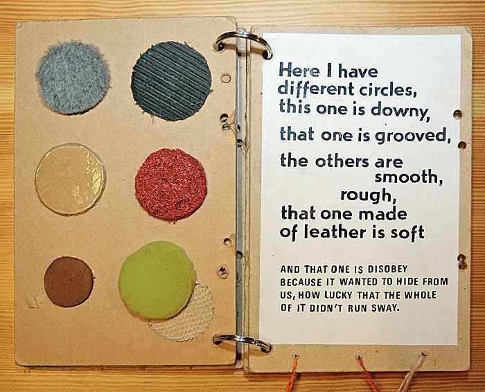 Hmatové knihy pro nevidomé