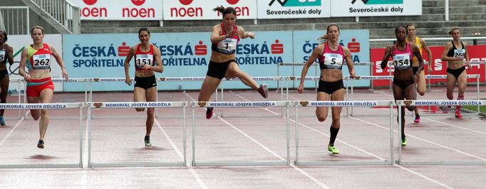 Atletka, Memoriál Josefa Odložila 2013: 400 m přek., Zuzana Hejnová (1), Denisa Rosolová (5)