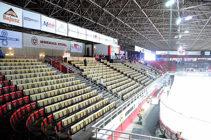 Stará Werk aréna (zimní stadion) v Třinci