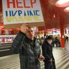 Foto / Hlavní nádraží v Praze / Ukrajina / asistenční centrum, info stánek, uprchlíci, dobrovolníci, Ukrajina, Iniciativa Hlavák