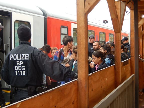 Pasov. Vlak z Rakouska se syrskými uprchlíky.