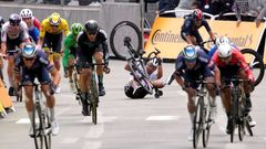3. etapa Tour de France 2021: Peter Sagan padá v cílové rovince