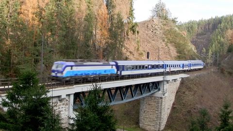 České dráhy nasadily nové lokomotivy Vectron, cestování se zkrátí