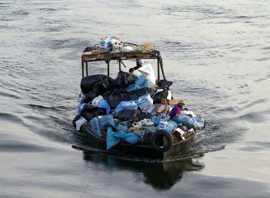 Ne pro články! Fotogalerie: Přetížení navzdory. Tak se v dopravě riskuje s nadměrným nákladem. / Egypt