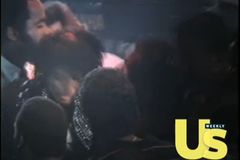 Video: Jacksonovi shořely vlasy. Proto bral léky