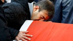 Pohřeb jedné z obětí teroristického útoku v Istanbulu