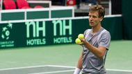 Tomáš Berdych pamatuje i předchozí duel s Nizozemci, kdy v roce 2006 čeští tenisté vyhráli baráž v Leidenu. Tehdy jednadvacetiletý mladík přispěl k záchraně a vítězství 4:1 třemi body.