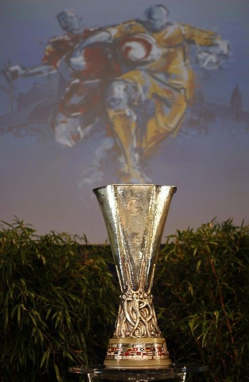 Trofej pro vítěze Evropské ligy dorazila do Hamburku