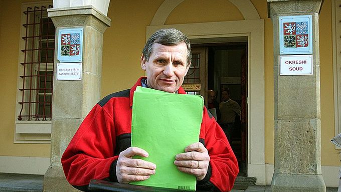 Jiří Čunek před přerovským soudem, kde v březnu vypovídal