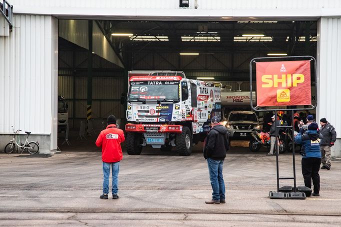 Odjezd Buggyry na Rallye Dakar 2018