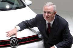 Šéf Volkswagenu se uskromní a nechá si snížit plat