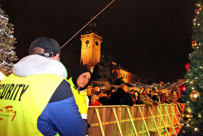 Oslavy silvestra na Staroměstském náměstí.