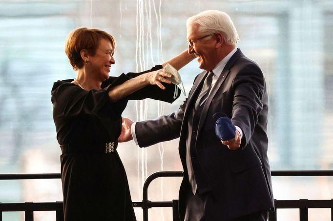 Německý prezident Frank-Walter Steinmeier a jeho manželka Elke Buedenbenderová