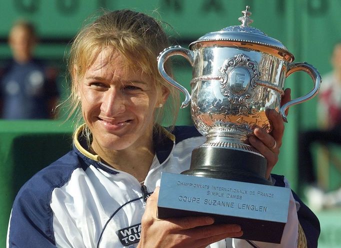 tenis, French Open 1999, Steffi Grafové s trofejí pro vítězku