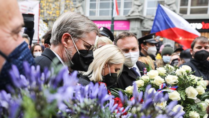 Foto: Z Národní třídy je pěší zóna, míří tam davy i politici. Pandemii navzdory; Zdroj foto: Jakub Plíhal