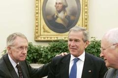 Bush na posledním summitu: Z krize pomůže volný trh
