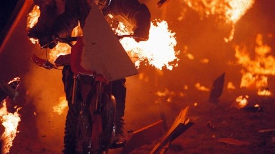 Kaskadéři pokoušející hranici života a smrti