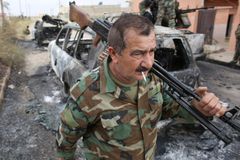 Kurdové zahájili útok na hlavní město Islámského státu. Nadšený z toho není nikdo
