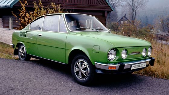 Motor vzadu, karoserie kupé a pohon zadních kol. I proto si 110 R Coupé vysloužila přezdívku české Porsche.