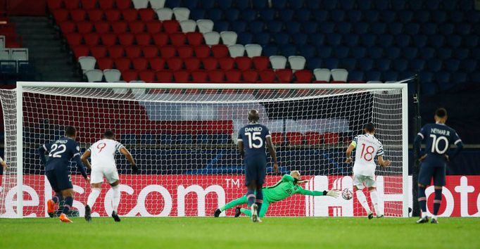 Soccer Football - Champions League - Group H - Paris St Germain v Manchester United - Parc des Princes, Paris, France - October 20, 2020 Paris St Germain's Keylor Navas s