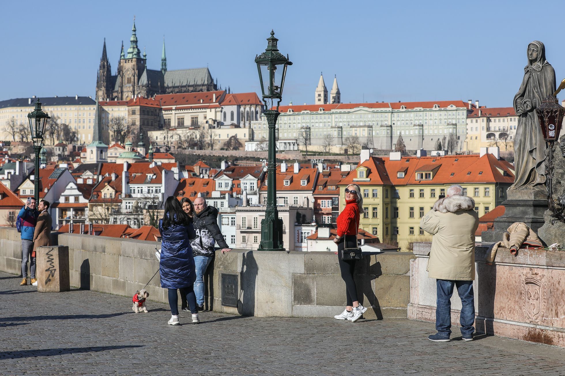 Ilustrační foto - Česko, Pražský hrad, Praha, Karlův most, lidé, Češi, turisté, turismus