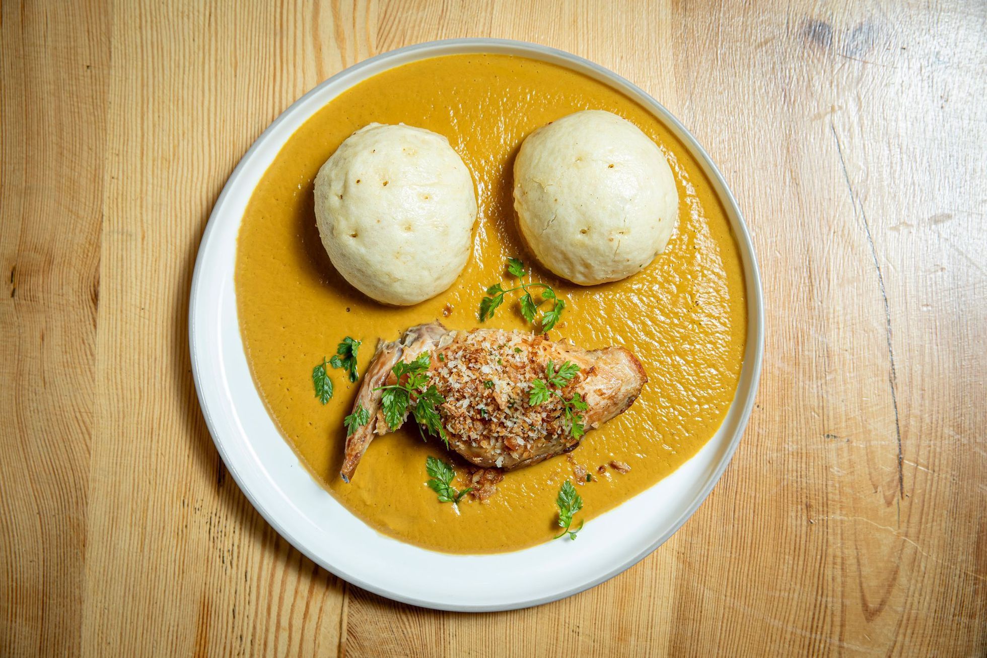 gastropub, hospoda, bílá hora, kuchaři, gastro, fotbalové hřiště, hřiště, praha 6