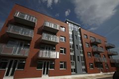 HB Index: byty a domy mírně zlevňují, pozemky zdražují