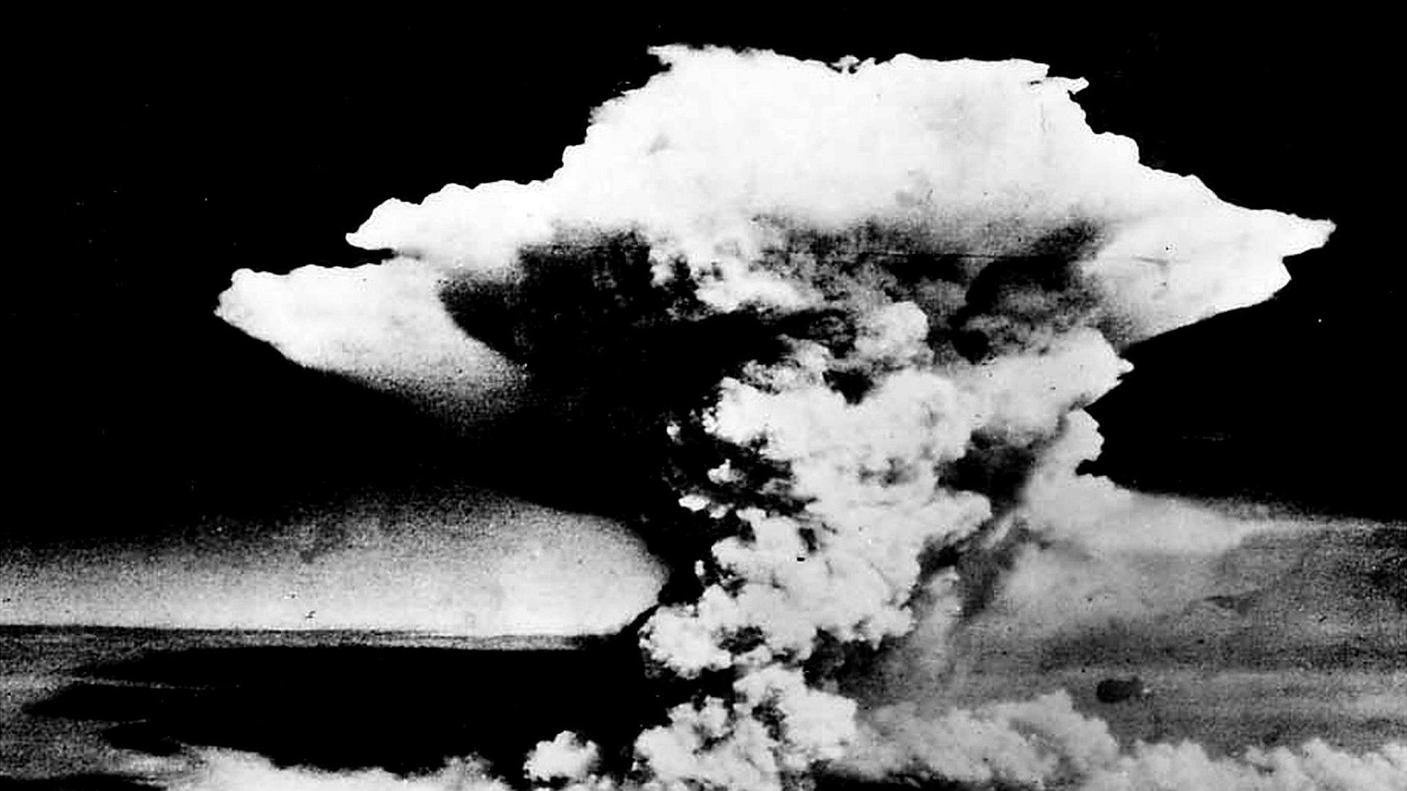 Америка япония атомная бомба. Ядерное оружие Хиросима. Хиросима и Нагасаки Огненный смерч.