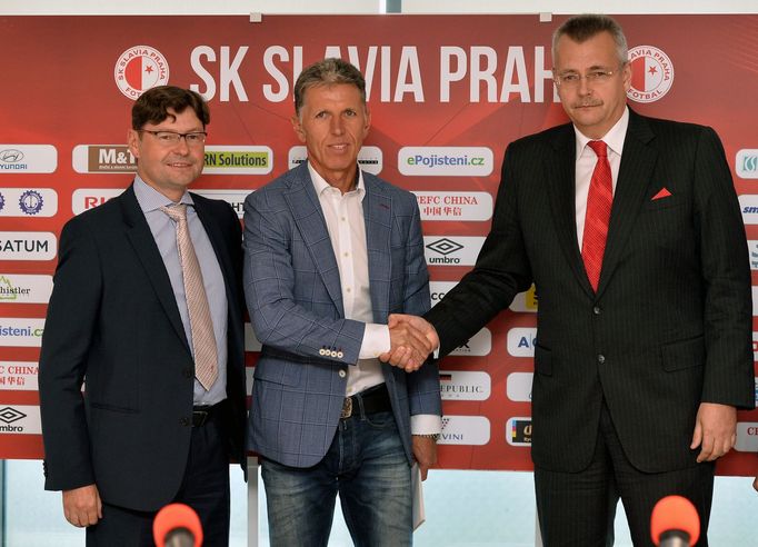 Generální ředitel Slavie Martin Krob, trenér Jaroslav Šilhavý a šéf klubu Jaroslav Tvrdík