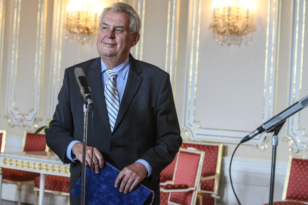 Jiří Rusnok podává demisi