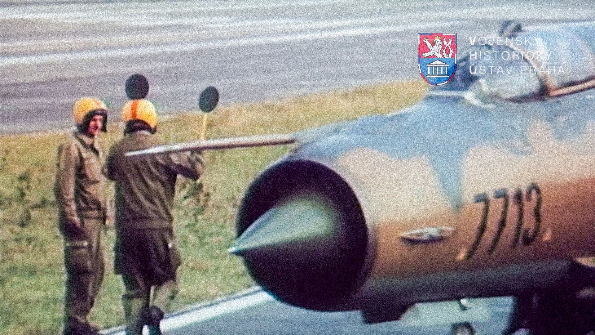 Dodatek, Film, Dálnice, Dálnice D1, Československý armádní film, přistávací plocha, Auto, historie
