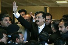 Pákistánský premiér byl obviněn z pohrdání soudem