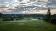 Golfové hřiště Čertovo břemeno se nachází v srdci Jistebnické vrchoviny, na hranici s krajinou, kterou v roce 1907 pojmenoval spisovatel Jan Herben jako Českou Sibiř.