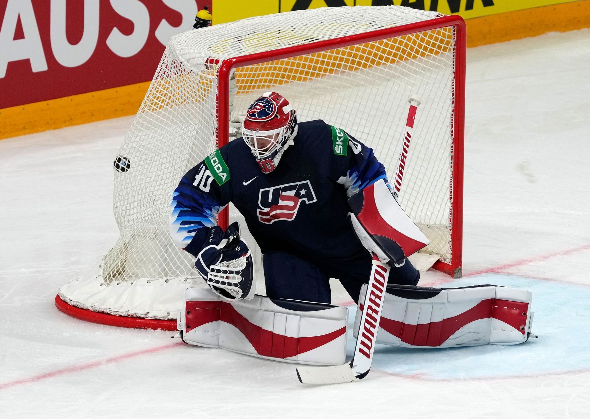 Překonaný americký gólman Cal Petersen ve čtvrtfinále USA - Slovensko na MS 2021