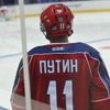Vladimir Putin hrál hokej se sovětskými i ruskými legendami