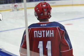 Putin hrál hokej s legendami ruského i sovětského hokeje