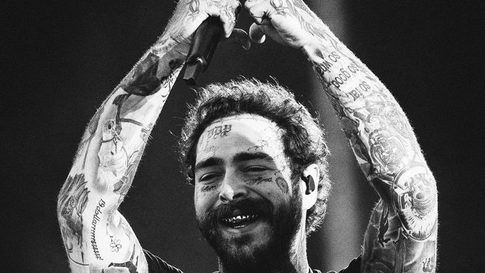 Američan Austin Richard Post je jako zpěvák a rapper známý pod svým uměleckým jménem Post Malone.