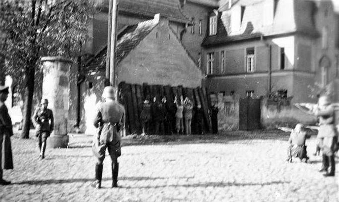 Nacistické popravy v polské Poznaňi. 20. 10. 1939.