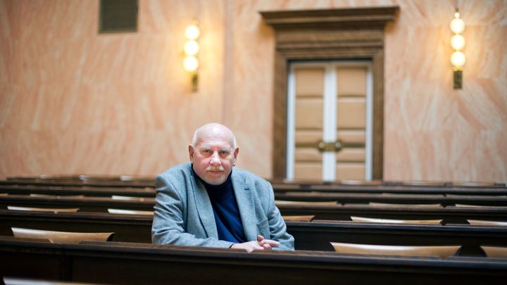 Rychetský: Za rozhodnutí Ústavního soudu o diskriminaci Rusů v hotelu se stydím