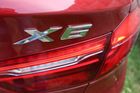 Má sice označení o číslovku vyšší, techniku a tvary předních partií ale přebírá z modelu BMW X5.