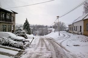 (Nejen) Praha zapadala prvním sněhem