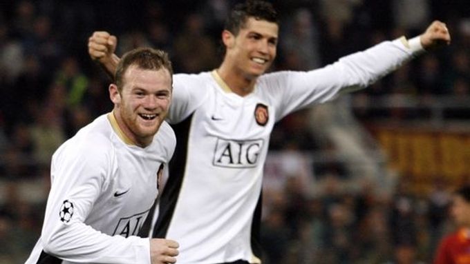 Cristiano Ronaldo se svým spoluhráčem Waynem Rooneym