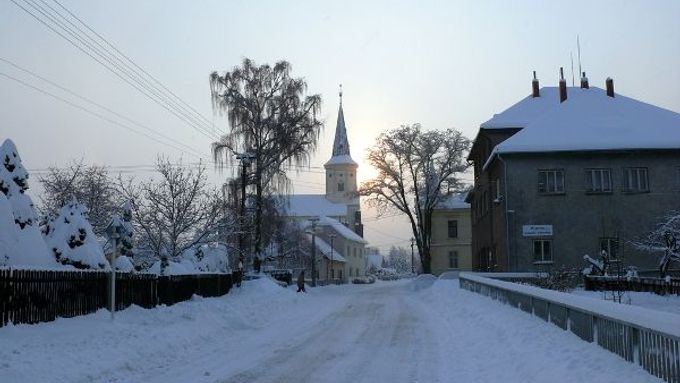 Silničáři kvůli námraze a navátému sněhu vyzývají na Vysočině k opatrnosti