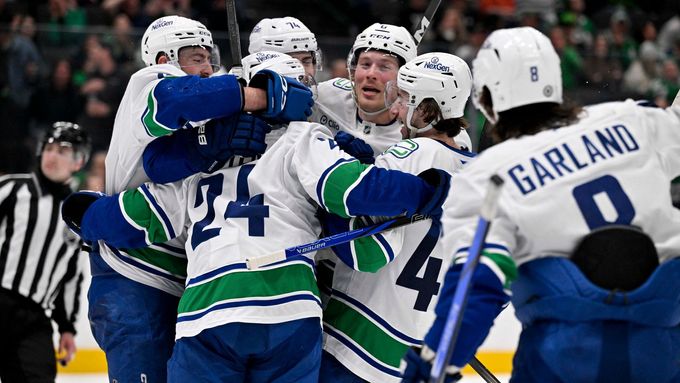 Sestřih utkání Dallas - Vancouver včetně neuvěřitelného finiše Canucks