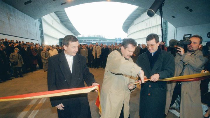 Kryt pro menší město, zkratka pro 85 tisíc aut. Strahovský tunel stojí čtvrt století; Zdroj foto: ČTK